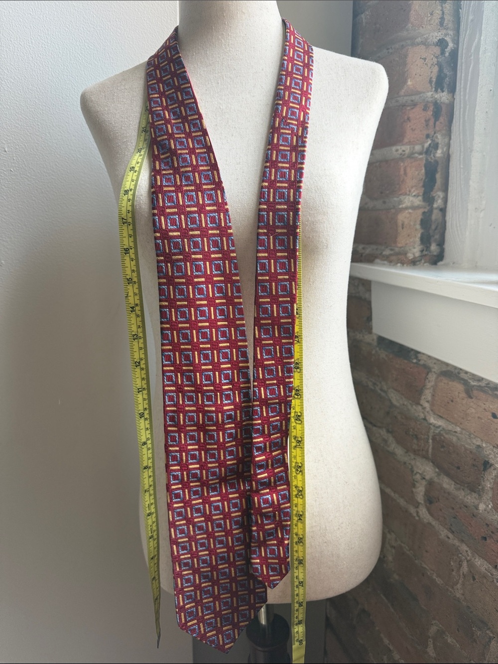 Mens Red Geometric Silk Tie - Classic Pattern